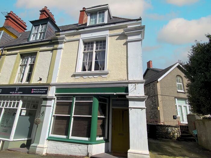 2 Bedroom Terraced House For Sale In Station Road, Llanfairfechan, LL33