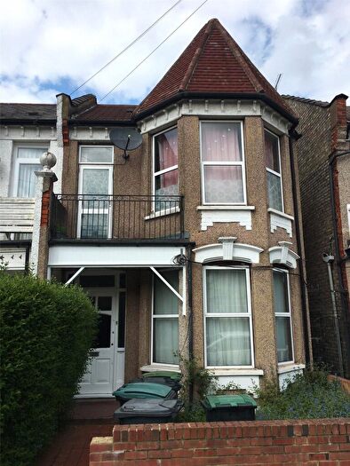 4 Bedroom Semi Detached House For Sale In Sylvan Avenue, London, N22