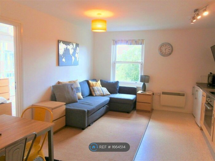 1 Bedroom Flat To Rent In Bingley Court, Canterbury, CT1