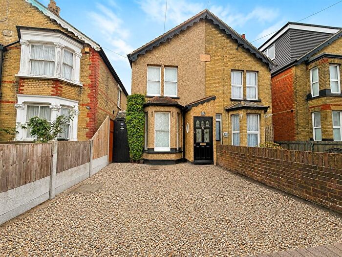 3 Bedroom Semi Detached House For Sale In Fairview Avenue, Stanford Le Hope, SS17