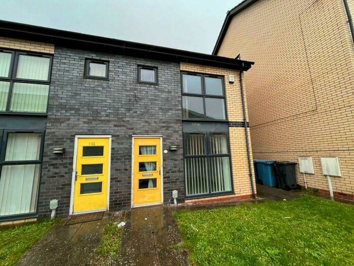 2 Bedroom Semi-Detached House To Rent In Needlers Way, Hull, East Riding Of Yorkshire, Uk, HU5