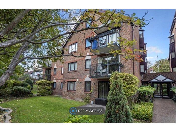 2 Bedroom Flat To Rent In French Apartments, Purley, CR8