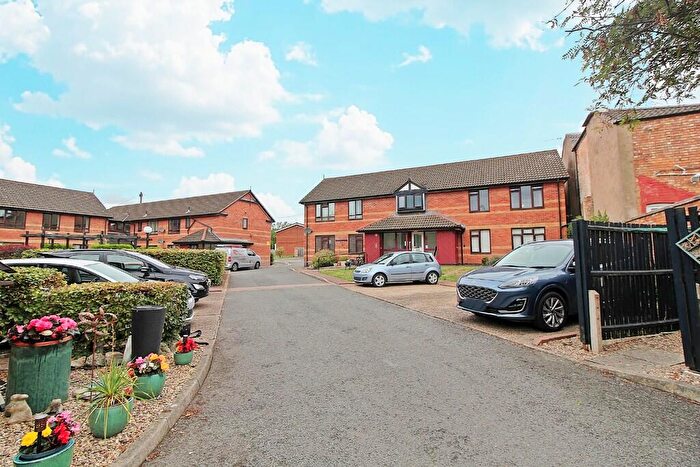 2 Bedroom Flat For Sale In Jasmine Court, South Wigston, LE18