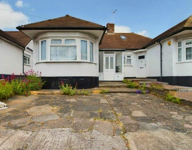 3 Bedroom Bungalow To Rent In Cavendish Avenue, Ruislip, HA4