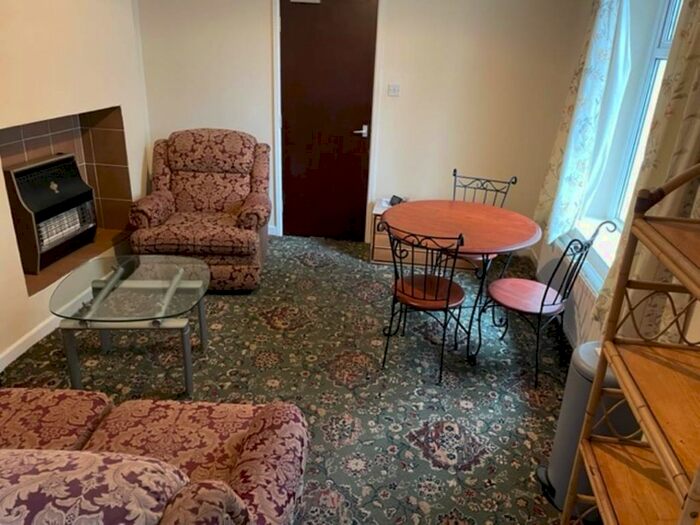 2 Bedroom Flat To Rent In Uplands Crescent, Uplands, Swansea SA2