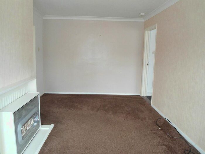 1 Bedroom Flat To Rent In Wakeley Road, Rainham, Gillingham, ME8