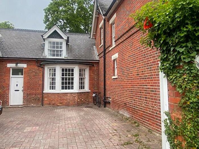 1 Bedroom Cottage To Rent In St. Peters Avenue, Caversham, Reading, Berkshire, RG4