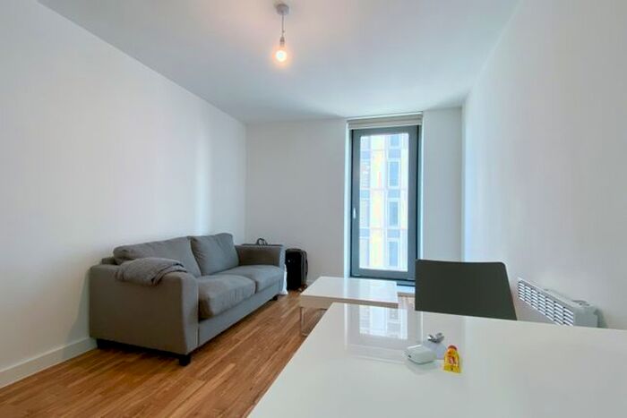 1 Bedroom Flat To Rent In Michigan Avenue, Salford, M50