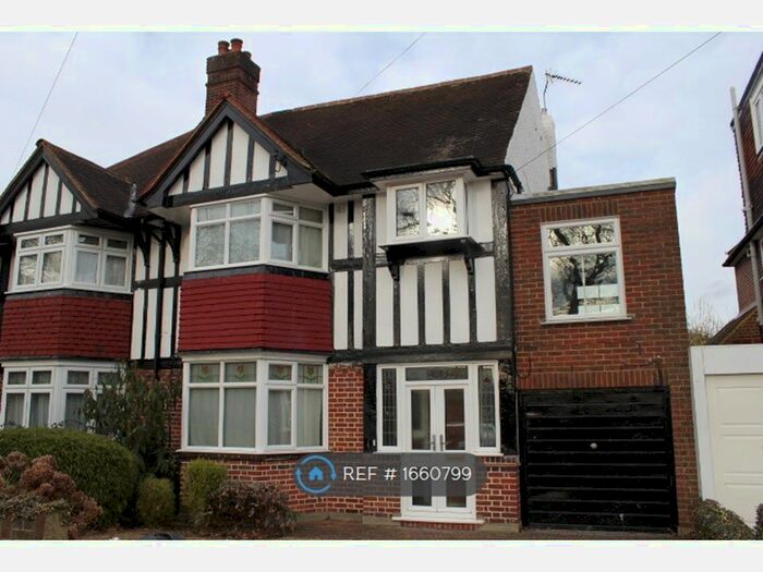 5 Bedroom Semi-Detached House To Rent In West Barnes Lane, New Malden, KT3