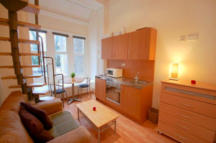 Studio To Rent In Linden Gardens, Notting Hill / Bayswater, W2