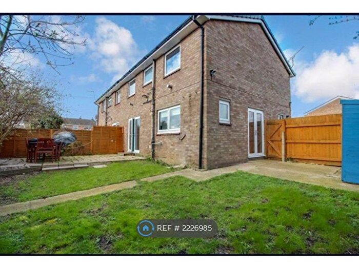 4 Bedroom Semi-Detached House To Rent In Duck Lane, St Neots, PE19