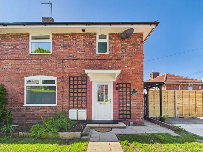 3 Bedroom Semi-Detached House To Rent In Hillfields Avenue, BS16