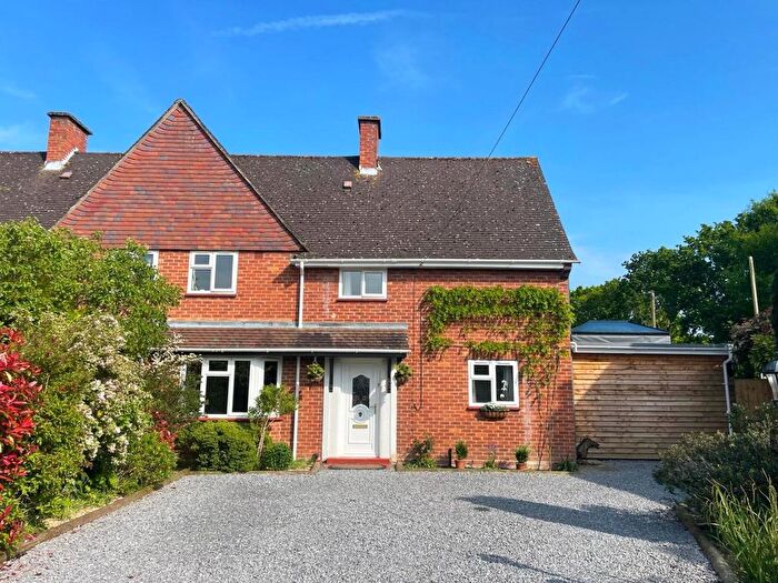 3 Bedroom Semi-Detached House For Sale In Lanesbridge Close, Woodlands, Southampton, SO40