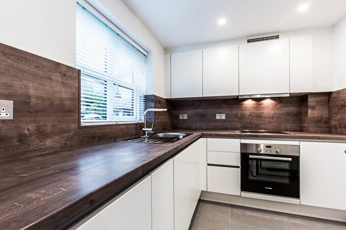 2 Bedroom Flat To Rent In Rudsworth Close, SL3