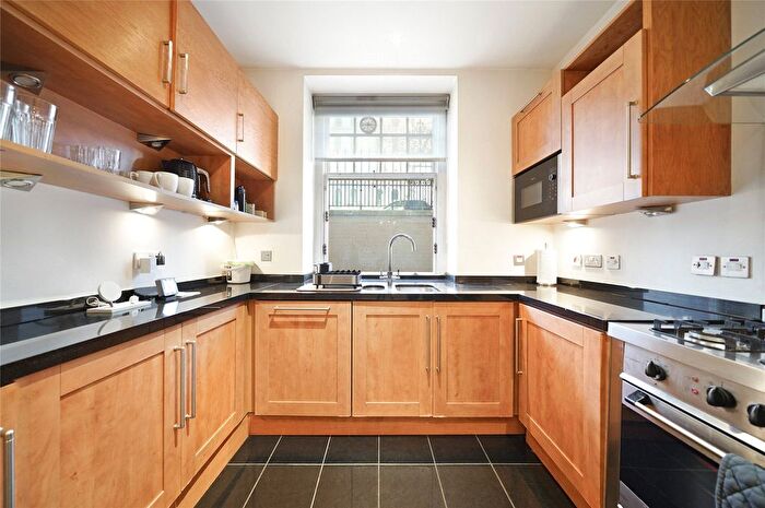 2 Bedroom Flat To Rent In Queens Gate, South Kensington, SW7
