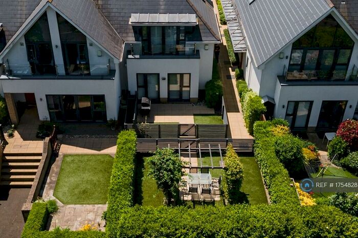 2 Bedroom Detached House To Rent In The Copse, Bournemouth, BH6