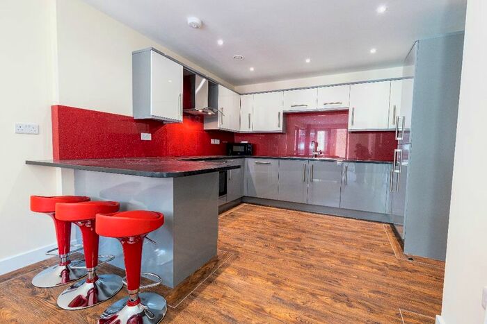 3 Bedroom Flat To Rent In Harrow Street, Sheffield, S11