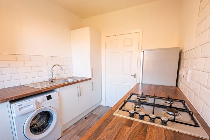 2 Bedroom Flat To Rent In Abbotsford Place, Dundee, DD2