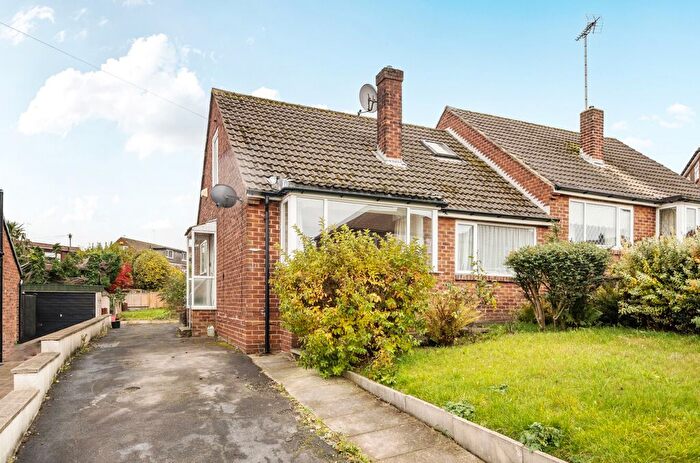 3 Bedroom Bungalow For Sale In Springbank Rise, Farsley, Pudsey, West Yorkshire, LS28
