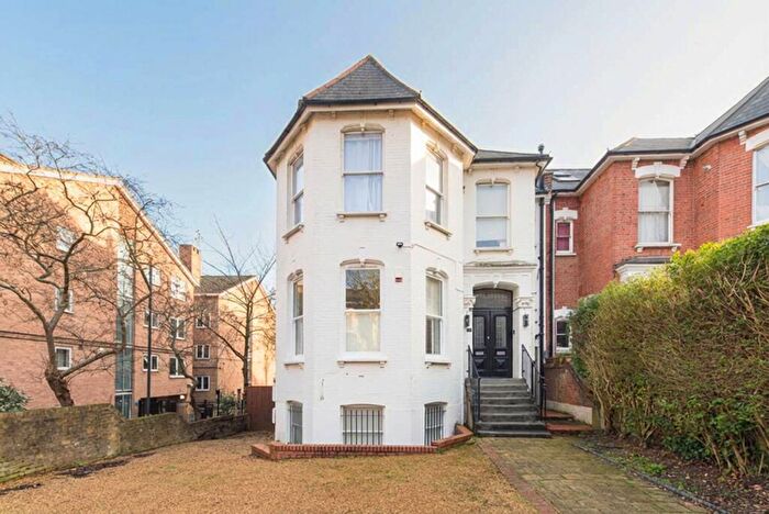2 Bedroom Flat For Sale In Christchurch Avenue, Brondesbury, London, NW6