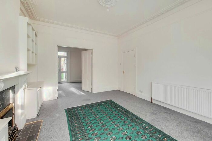 5 Bedroom Semi-Detached House To Rent In Barrow Road, Streatham, London, SW16