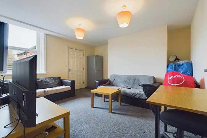 6 Bedroom Maisonette To Rent In Tavistock Road, Newcastle Upon Tyne, NE2