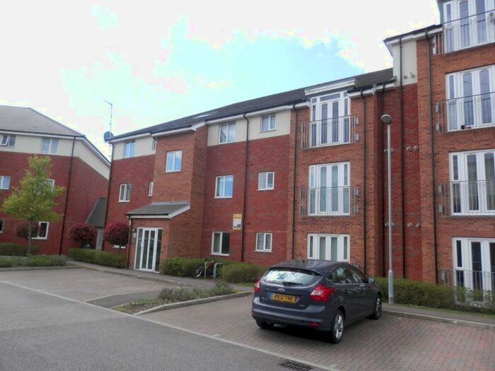 2 Bedroom Flat To Rent In Stokers Close, Dunstable, LU5