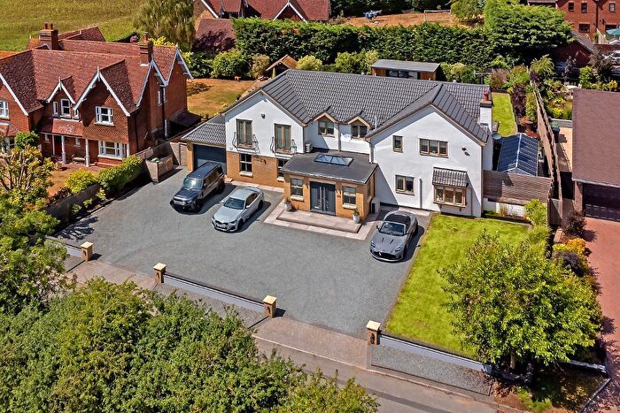 5 Bedroom Detached House For Sale In Silsoe Road, Wardhedges, Flitton, Bedfordshire, MK45