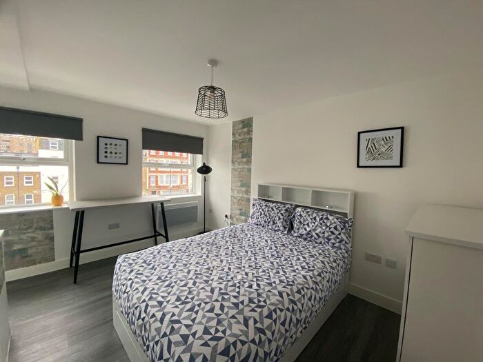 Studio To Rent In Flat, Camberwell Road, London, SE5