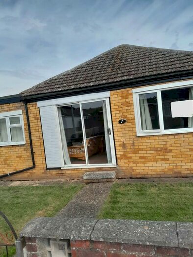 2 Bedroom Detached Bungalow For Sale In Cooper Avenue, PE25