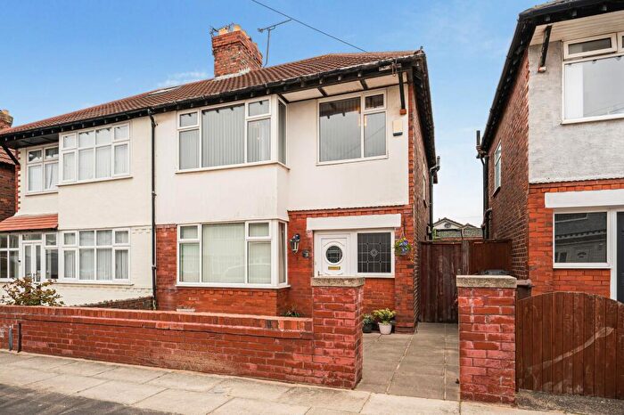 3 Bedroom Semi-Detached House For Sale In Riverslea Road, Crosby, L23
