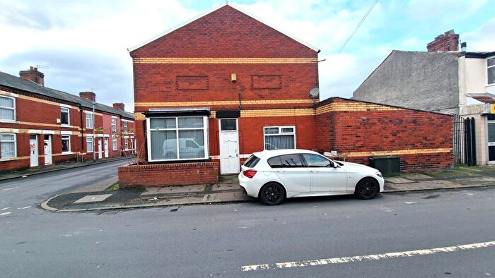 2 Bedroom End Of Terrace House To Rent In Jetson Street, Manchester, M18