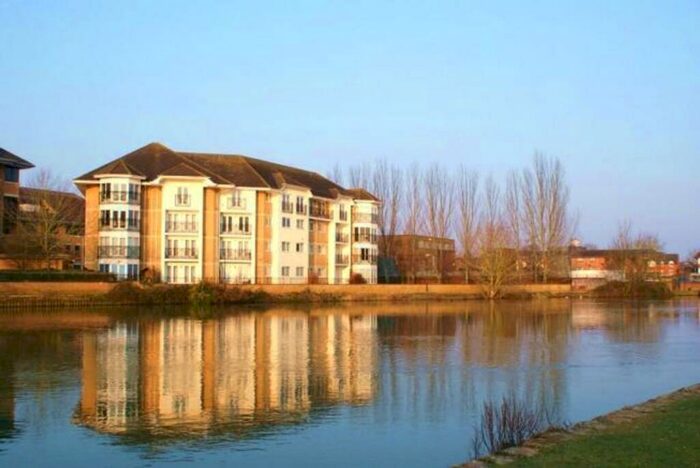 2 Bedroom Apartment To Rent In Norman Place, Reading, RG1