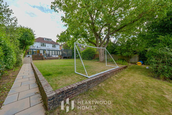 4 Bedroom Detached House For Sale In London Road, St. Albans, AL1