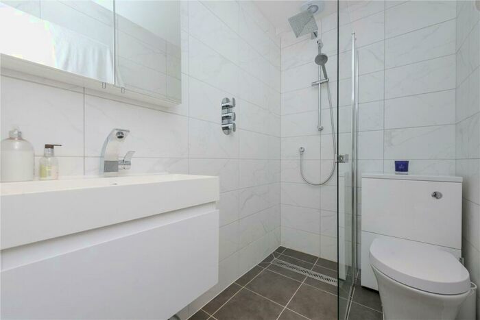 2 Bedroom Apartment To Rent In Windsor Road, London, NW2
