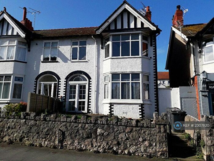 2 Bedroom Flat To Rent In Colwyn Avenue, Rhos On Sea, Colwyn Bay, LL28