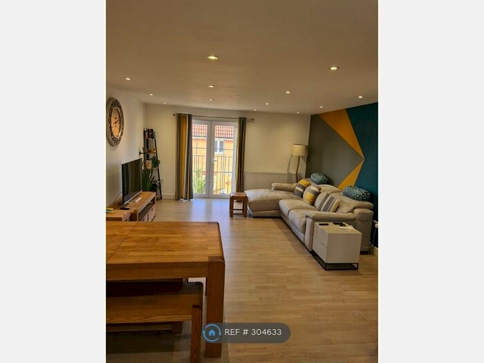 2 Bedroom Flat To Rent In Fuchsia House, Dagenham, RM10