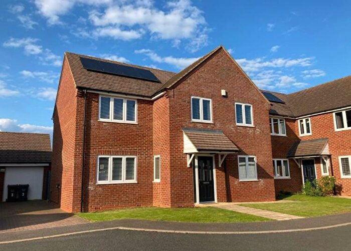 4 Bedroom Detached House For Sale In Northampton, NN4