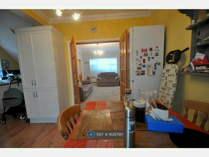 3 Bedroom End Of Terrace House To Rent In Tiverton Drive, London, SE9