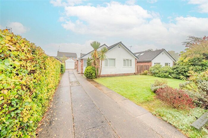 2 Bedroom Bungalow For Sale In High Ash Drive, Leeds, West Yorkshire, LS17