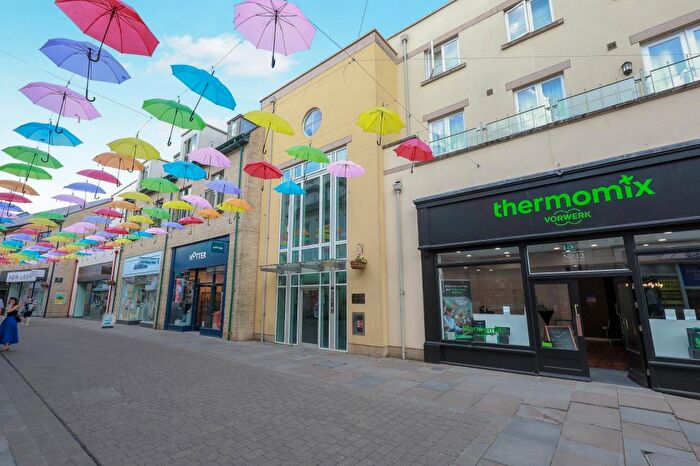 1 Bedroom Flat To Rent In Mariotts Walk, Witney, OX28