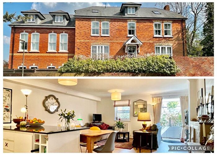 2 Bedroom Apartment For Sale In School Hill, Wrecclesham, Farnham, GU10