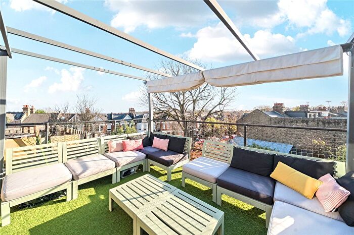 3 Bedroom Flat For Sale In Alexandra Park Road, London, N10