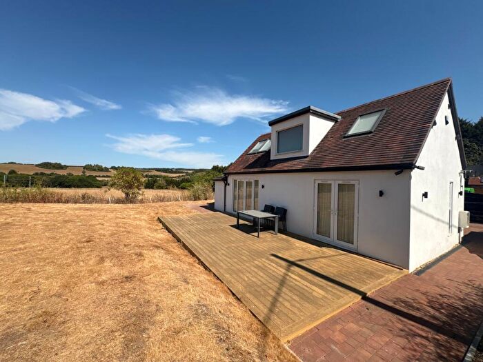 2 Bedroom Detached House For Sale In Reading Road, Lower Basildon, Reading, Berkshire, RG8