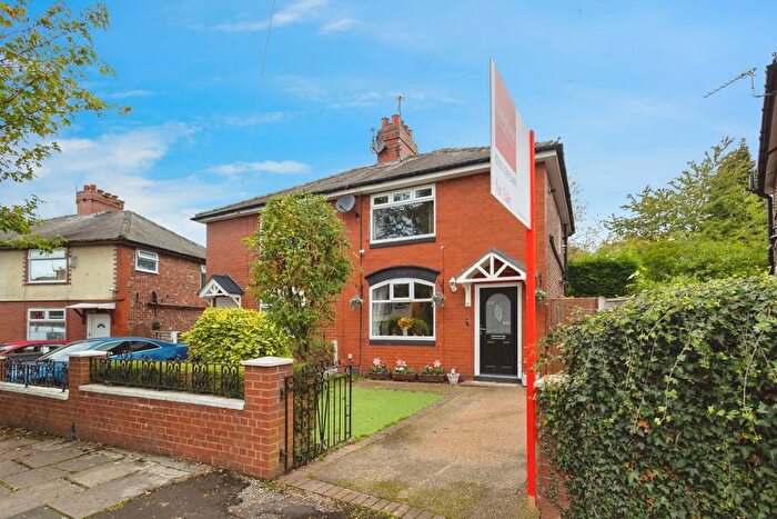 2 Bedroom Semi-Detached House For Sale In Oakfold Avenue, Ashton-Under-Lyne, Lancashire, OL6