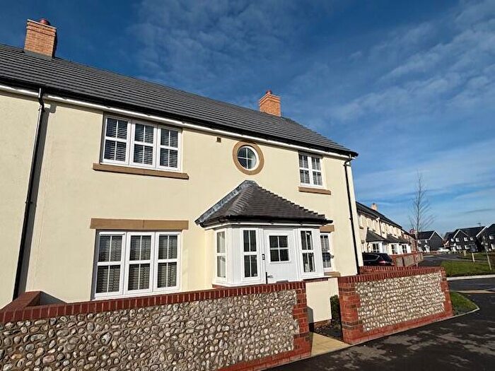 3 Bedroom End Of Terrace House For Sale In Townsend Drive, Selsey, PO20