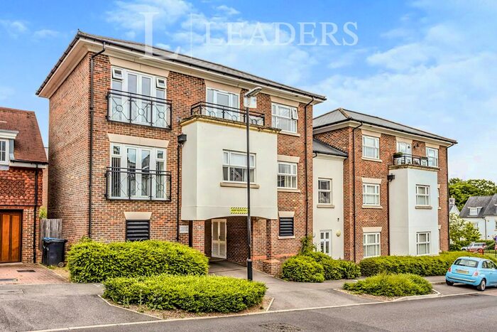 2 Bedroom Flat To Rent In Trubwick Avenue, Haywards Heath, RH16