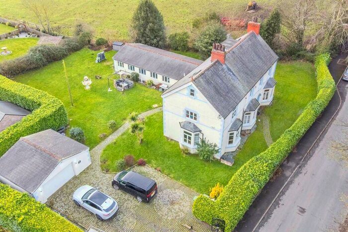 6 Bedroom Detached House For Sale In Raby Road, Wirral, CH63