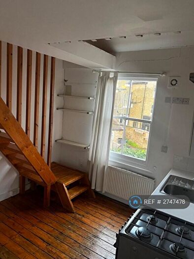 Studio To Rent In Victoria Terrace, London, N4