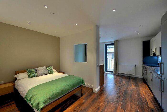 Apartment To Rent In Abbott Road, London, E14